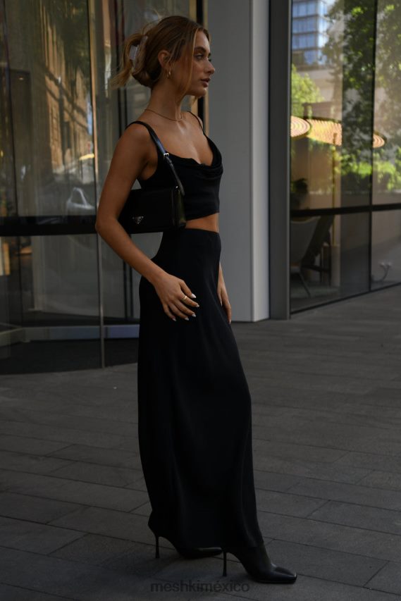 Meshki falda larga de satén con estampado de amapolas negro ropa H48F8H1527