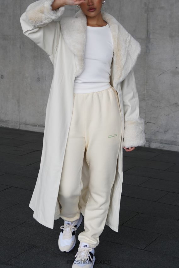 Meshki Gabardina extragrande de poliuretano con ribete de pelo Rebekah hueso ropa H48F8H1650